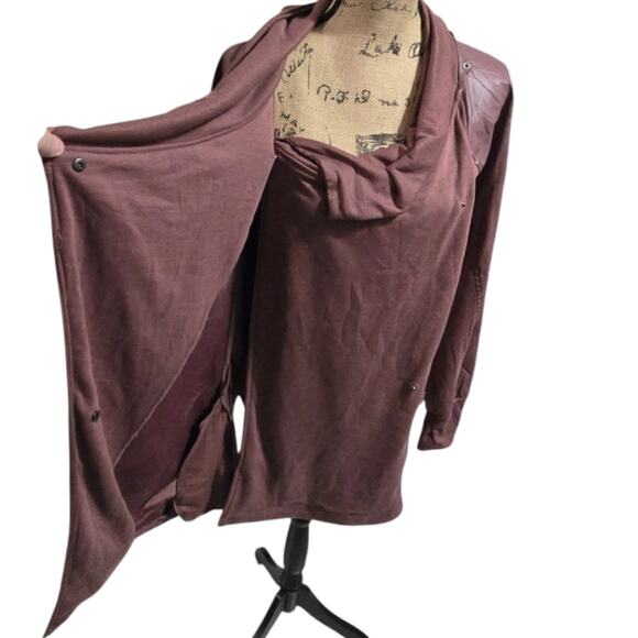 Tahari Sport Womens Burgundy Cowl Neck Faux Leather Trim Wrap Sweatshirt Plus 3X - Picture 5 of 6